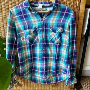 H&M Multicolor Plaid Button Down Shirt
Vibrant and fun